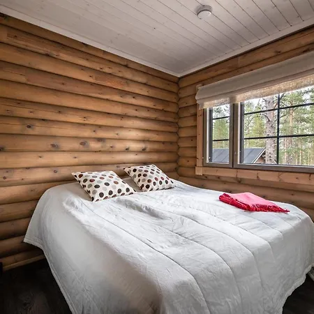 Hullun Mustikka * Леви