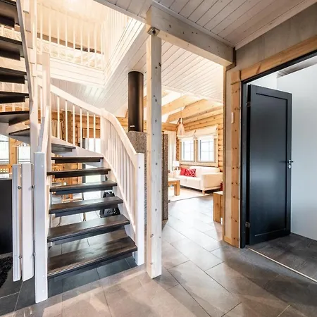 Hullun Mustikka * Levi