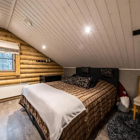 Hullun Mustikka * Levi